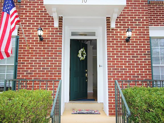 3rd image of 10 Cathedral Ln