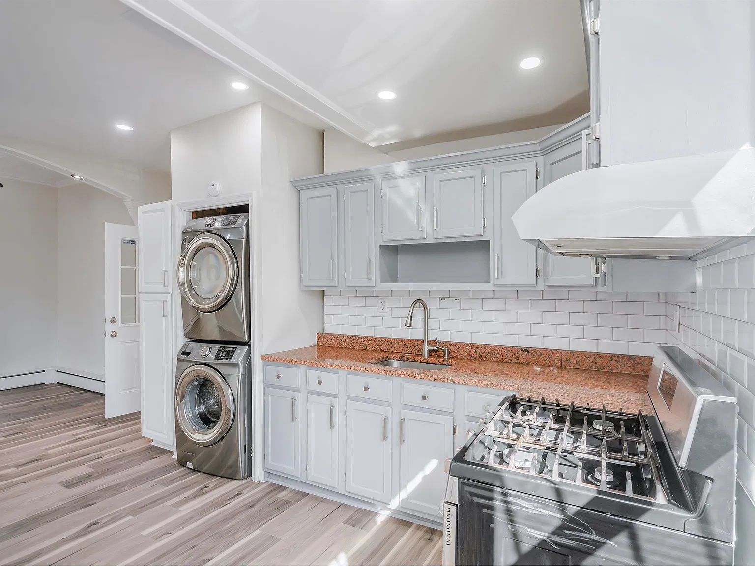 3 bed, 2.0 bath, $3,650 — Photo 3