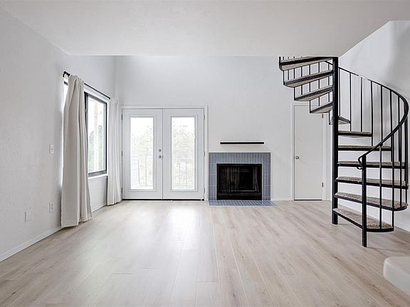 3rd image of 11520 N May Ave #C207
