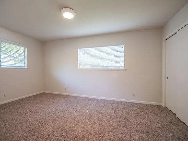 2902 Silverleaf Dr — Photo 19