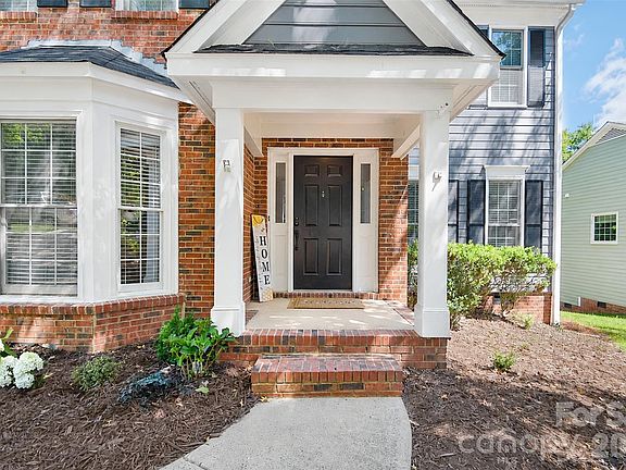2nd image of 3837 Beauvista Dr