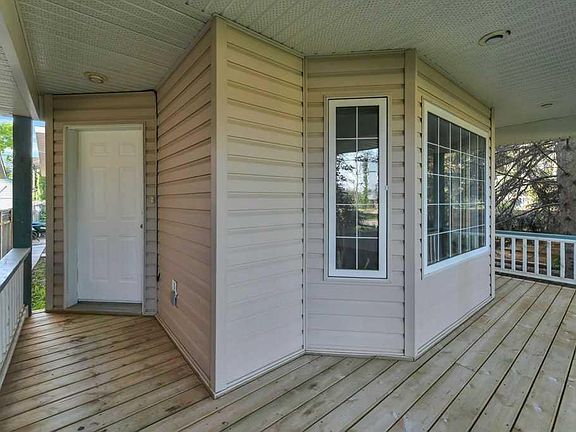 2nd image of 4011 N Lakeshore Dr