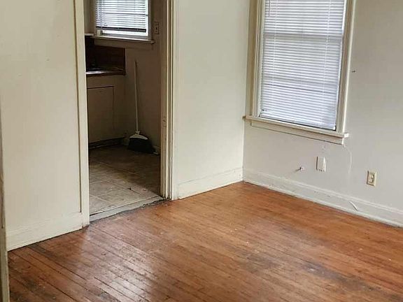 2nd image of 1546 Magnolia Ave #1546