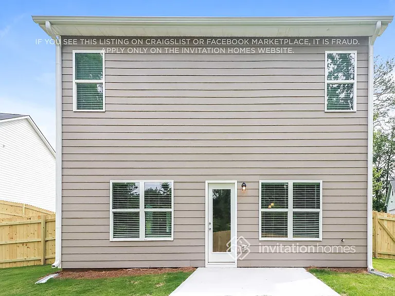 139 W Woodland Mnr — Photo 17