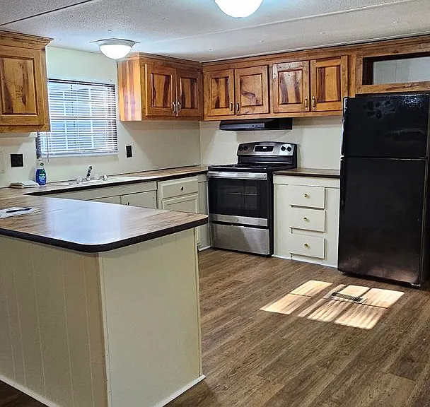 108 Davis Rd E — Photo 24