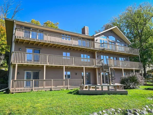 5611 South Kurtz ROAD, Hales Corners, WI 53130