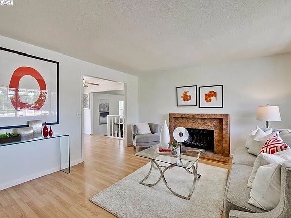 3rd image of 456 N Park Victoria Dr