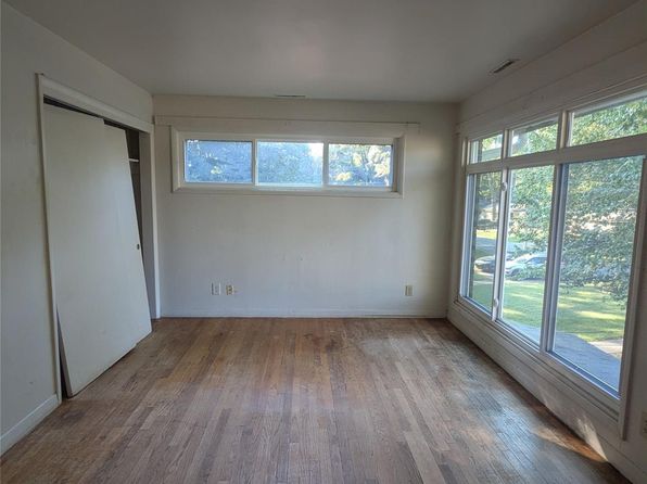 charlotte-north-carolina-456976980 picture