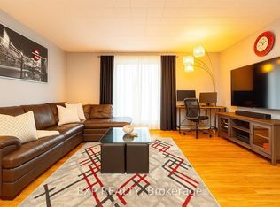 71 Vanier Dr #205, Kitchener, ON N2C 1J4