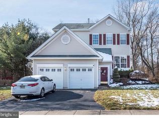 22 Arrowhead Dr, Burlington, NJ 08016