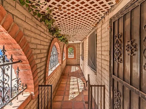 7611 E Persimmon Dr, Tucson, AZ 85730