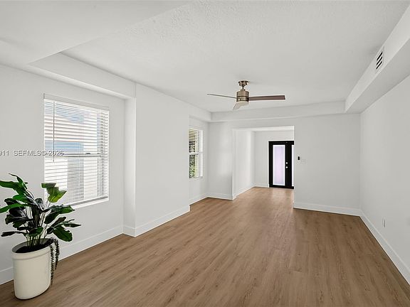 4th image of 2272 SW 13th St