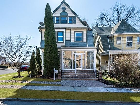 2nd image of 2 Garfield Pl