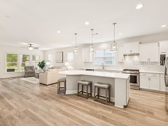 3rd image of 190 Raines Way
