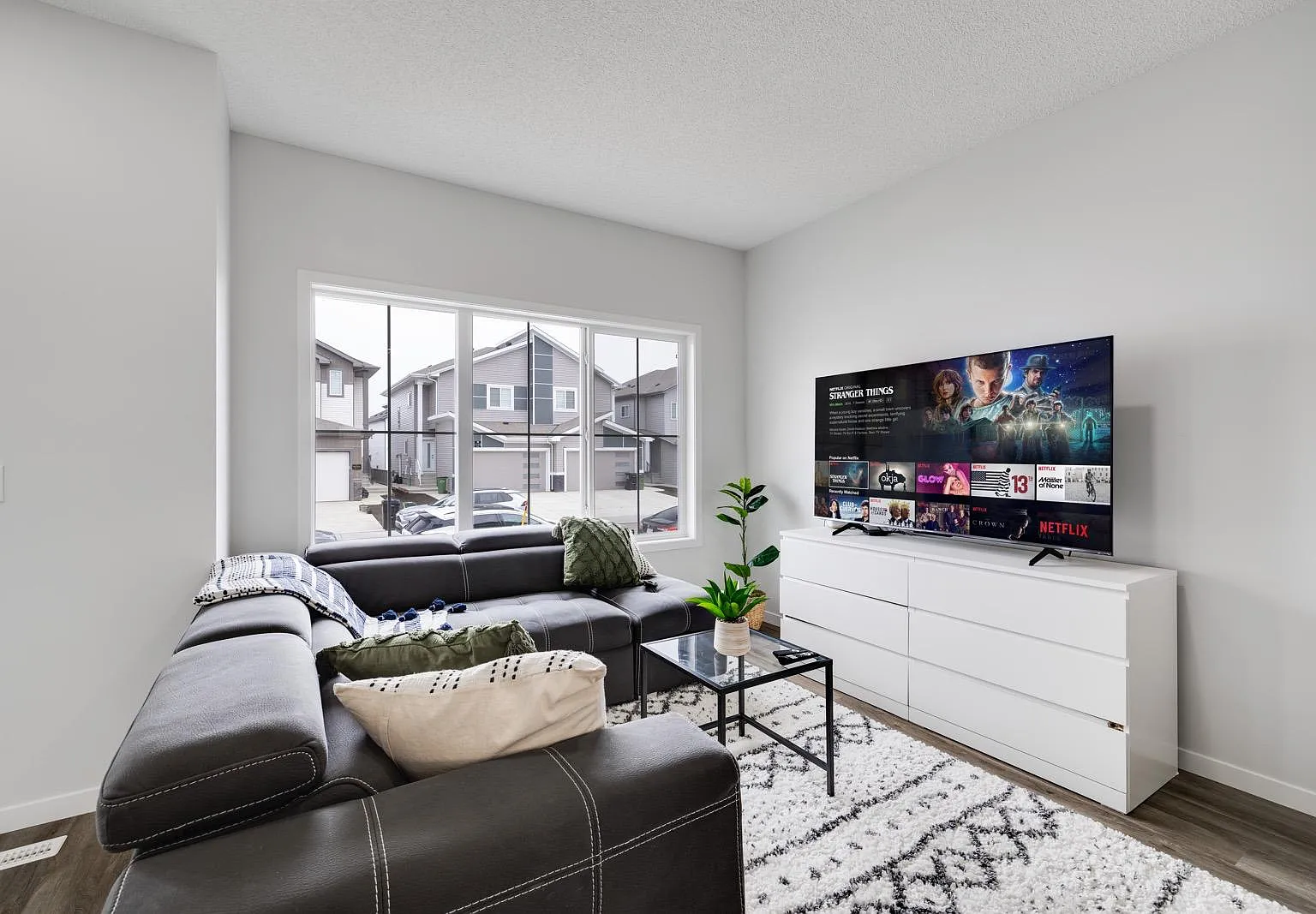 1227 16 Ave NW - Aster — Photo 3