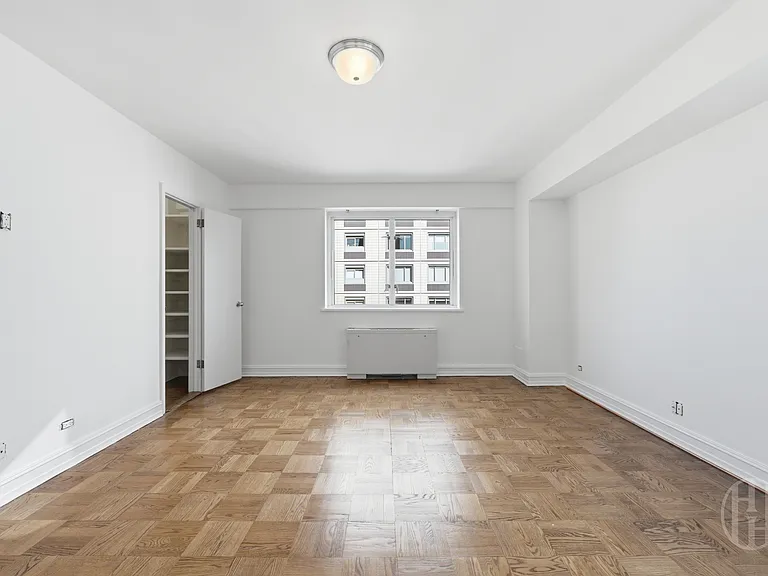 200 E 71st St #21A — Photo 12