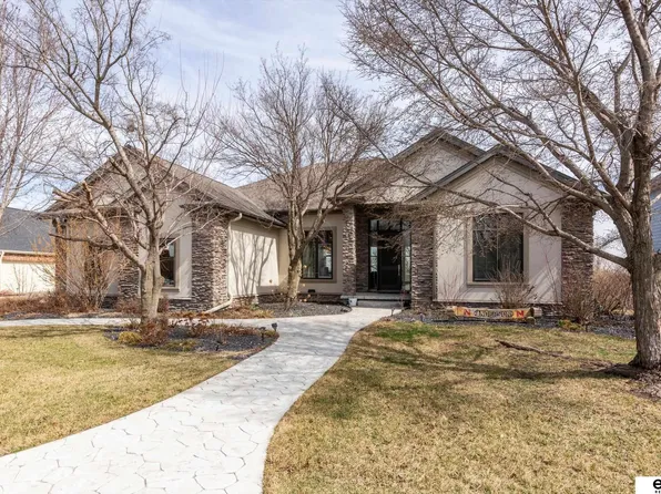 5530 S 96th Pl, Lincoln, NE 68526