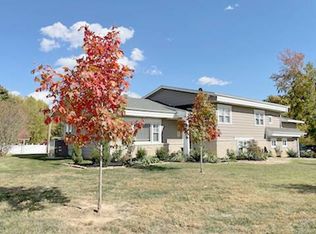 23 Park Ln, Fairfield, IL 62837
