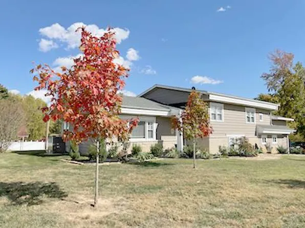 23 Park Ln, Fairfield, IL 62837