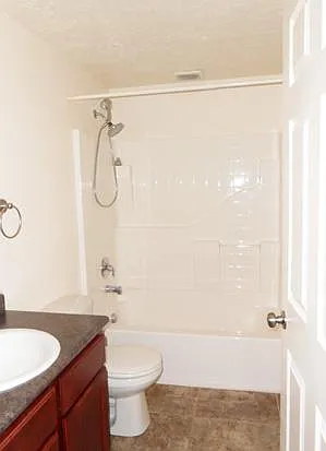 1649 N Grandview Ln #31 — Photo 4