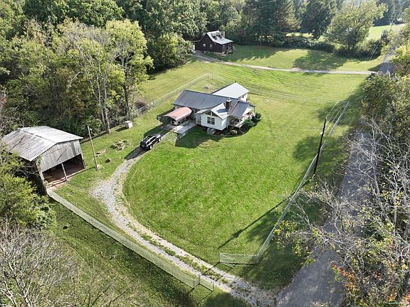 3rd image of 1250 River Rd