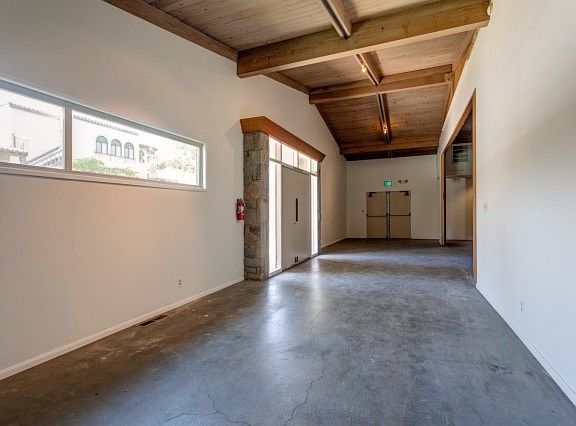 4th image of 316 E Matilija St