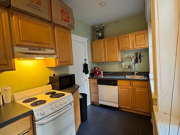 2nd image of 1633 Commonwealth Ave APT 1