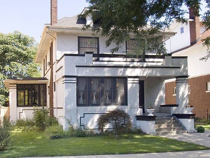 1st image of 1462 W Hutchinson St