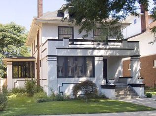 1462 W Hutchinson St, Chicago, IL 60613