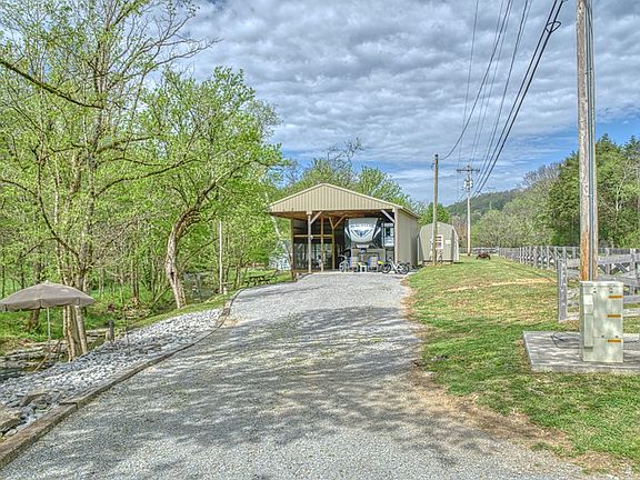 4th image of 1660 Wolf Creek Rd