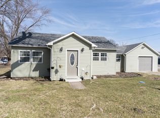 201 W Smith St, Sturgeon, MO 65284