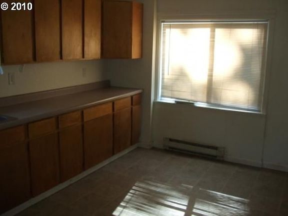 2nd image of 1404 SE Courtney Ave