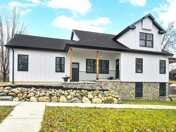 702 E College Ave, Culver, IN 46511