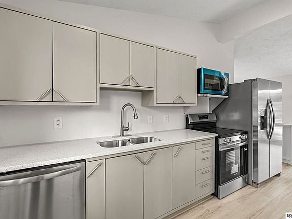 3rd image of 9658 Corby St