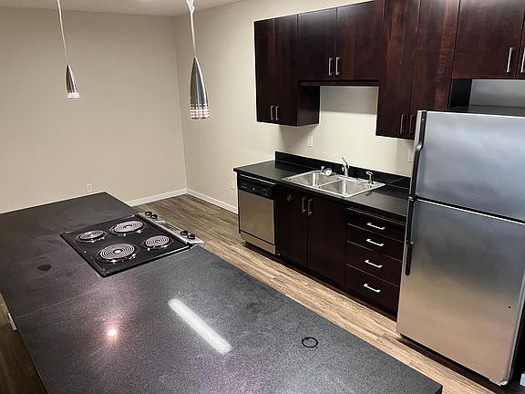 5th image of 215 Sage St #224