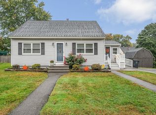 41 Long Pond Dr, Dracut, MA 01826