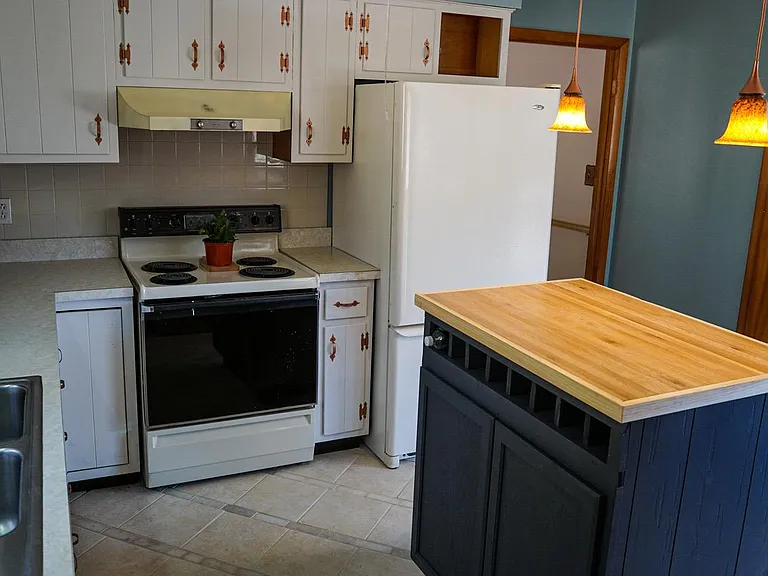 10910 Harford Rd — Photo 29