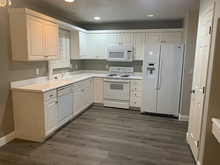 1735 W 540 N #2006 — Photo 5