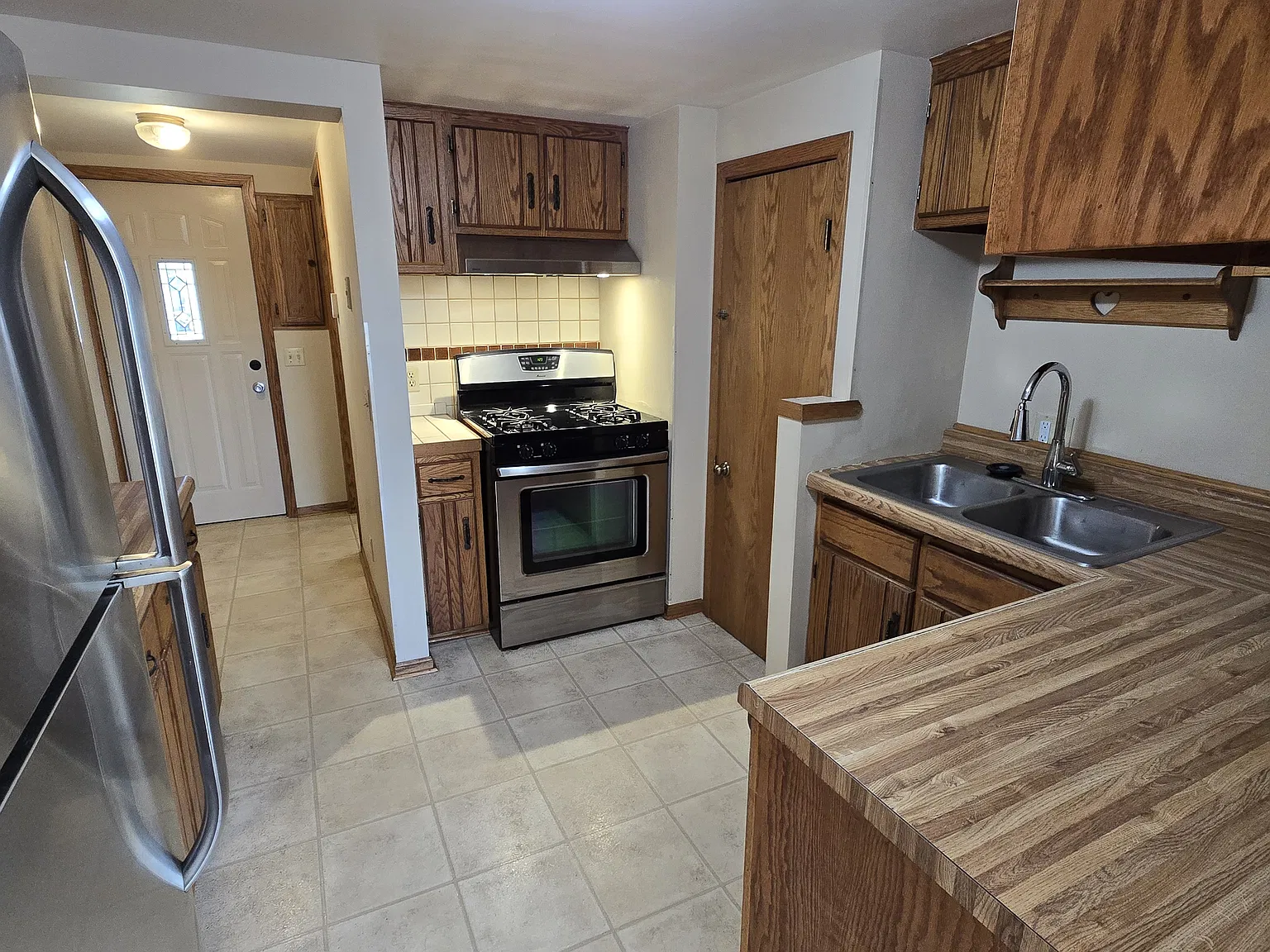 2 bed, 1000 sqft, $1,595 — Photo 1