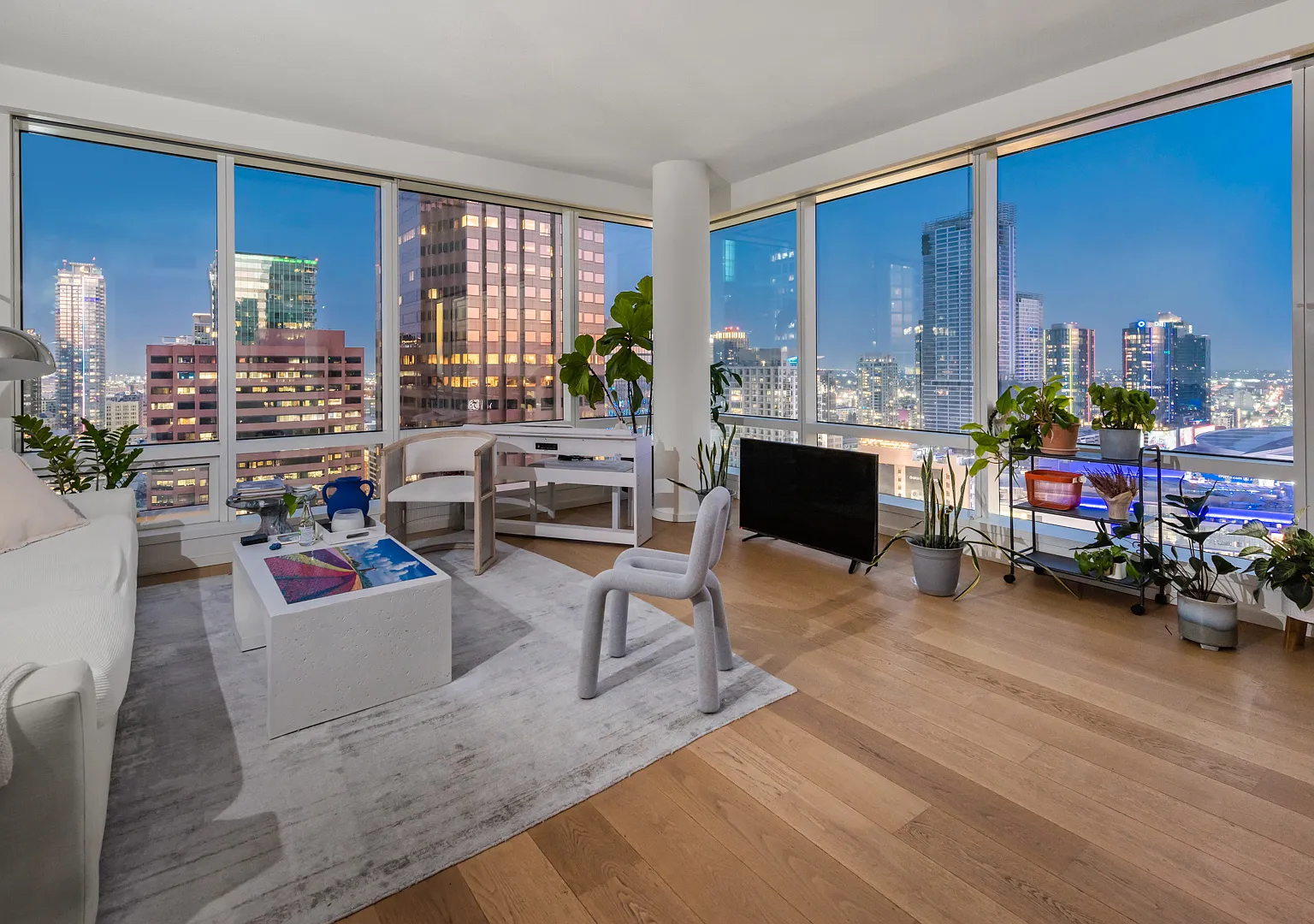 2 bed, 1429 sqft, $6,000 — Photo 1