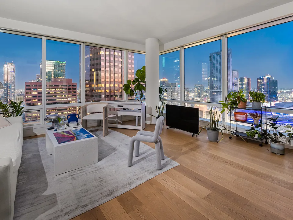 877 Francisco St #2709