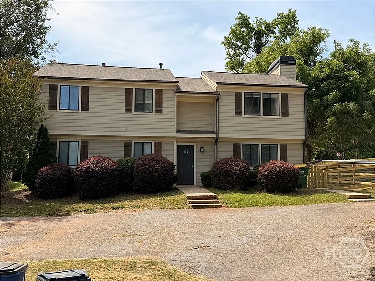 102 Welch Pl — Photo 1
