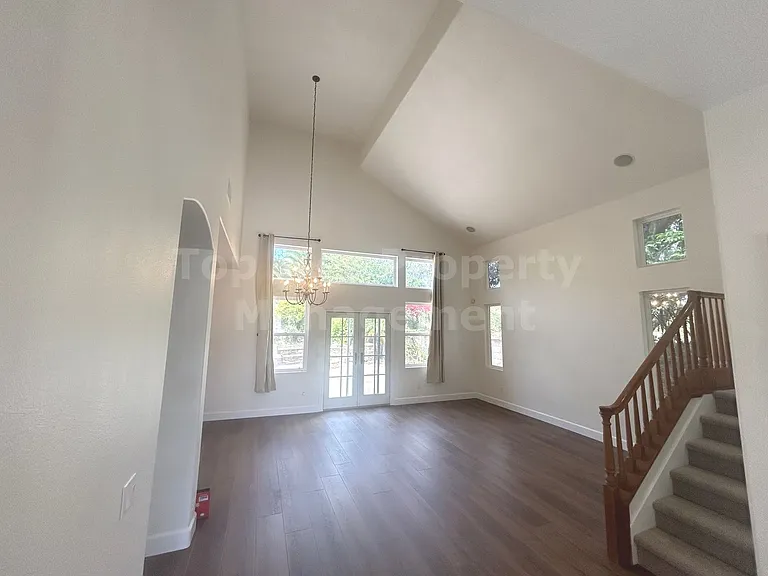 3892 Stoneridge Rd — Photo 7