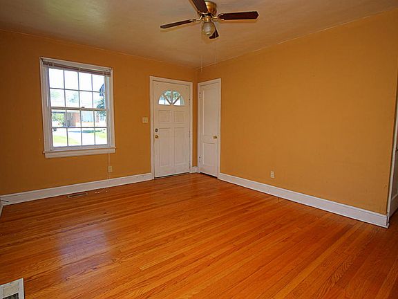 4th image of 1414 Gilford Ave NW