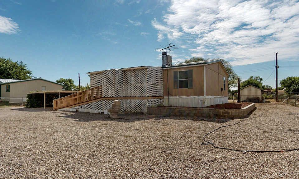1st image of 2375 Parklane Dr