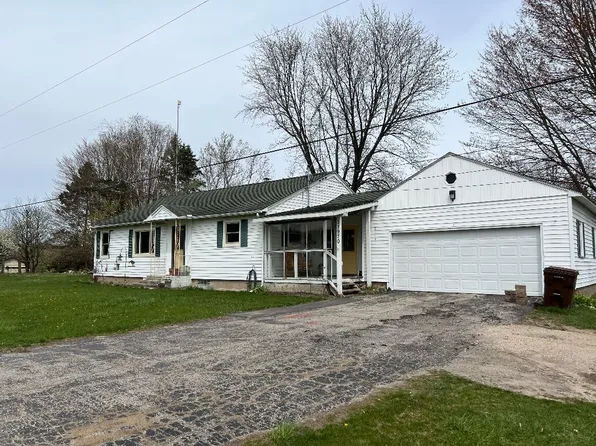 11970 N Lakeview Rd, Lakeview, MI 48850