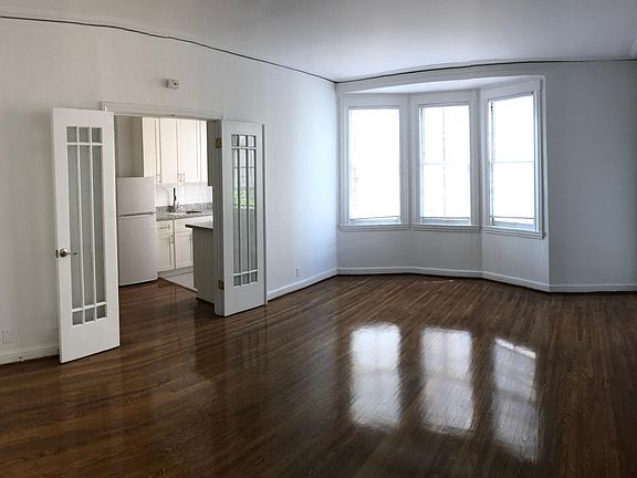3rd image of 2845 Polk St #103