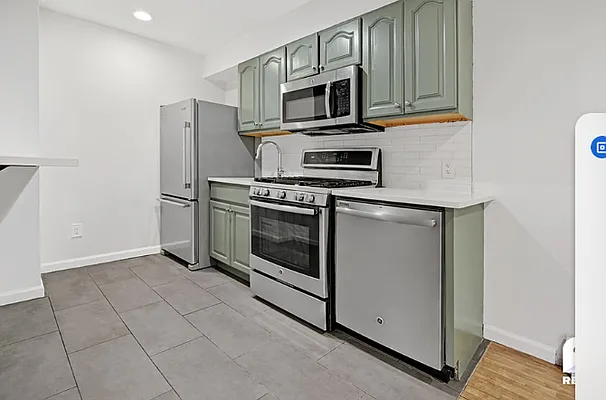 Rented by REZI | media 2