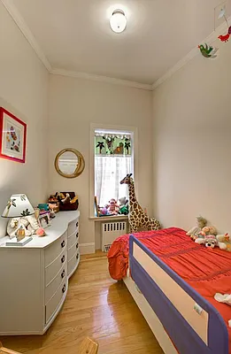 Sold by Brooklyn Bridge | media 7