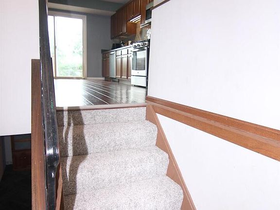 4th image of 307 E Lamphere Dr